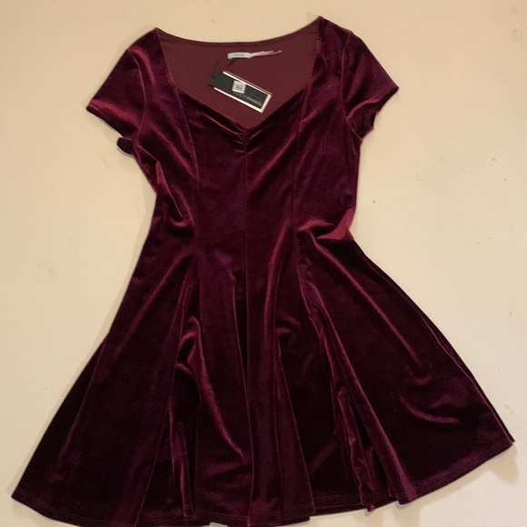 Lucy Paris velvet fit-and-flare dress - Picture 1 of 2